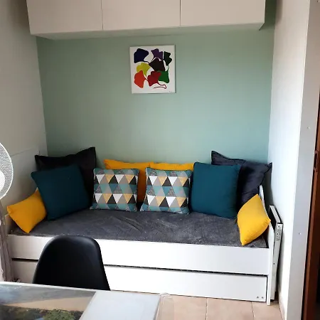 T2 Sur Avec Wi-fi Classe 2 Etoiles Apartment
